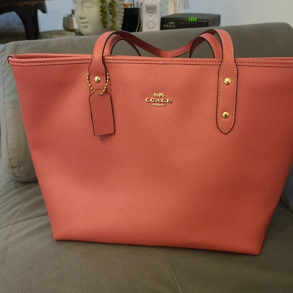 coach - Picture 2 of 3